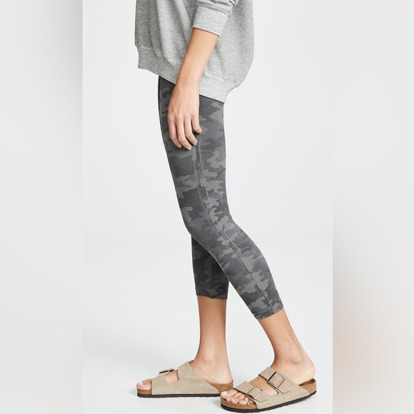Spanx cropped leggings (XS) - Picture 6 of 13